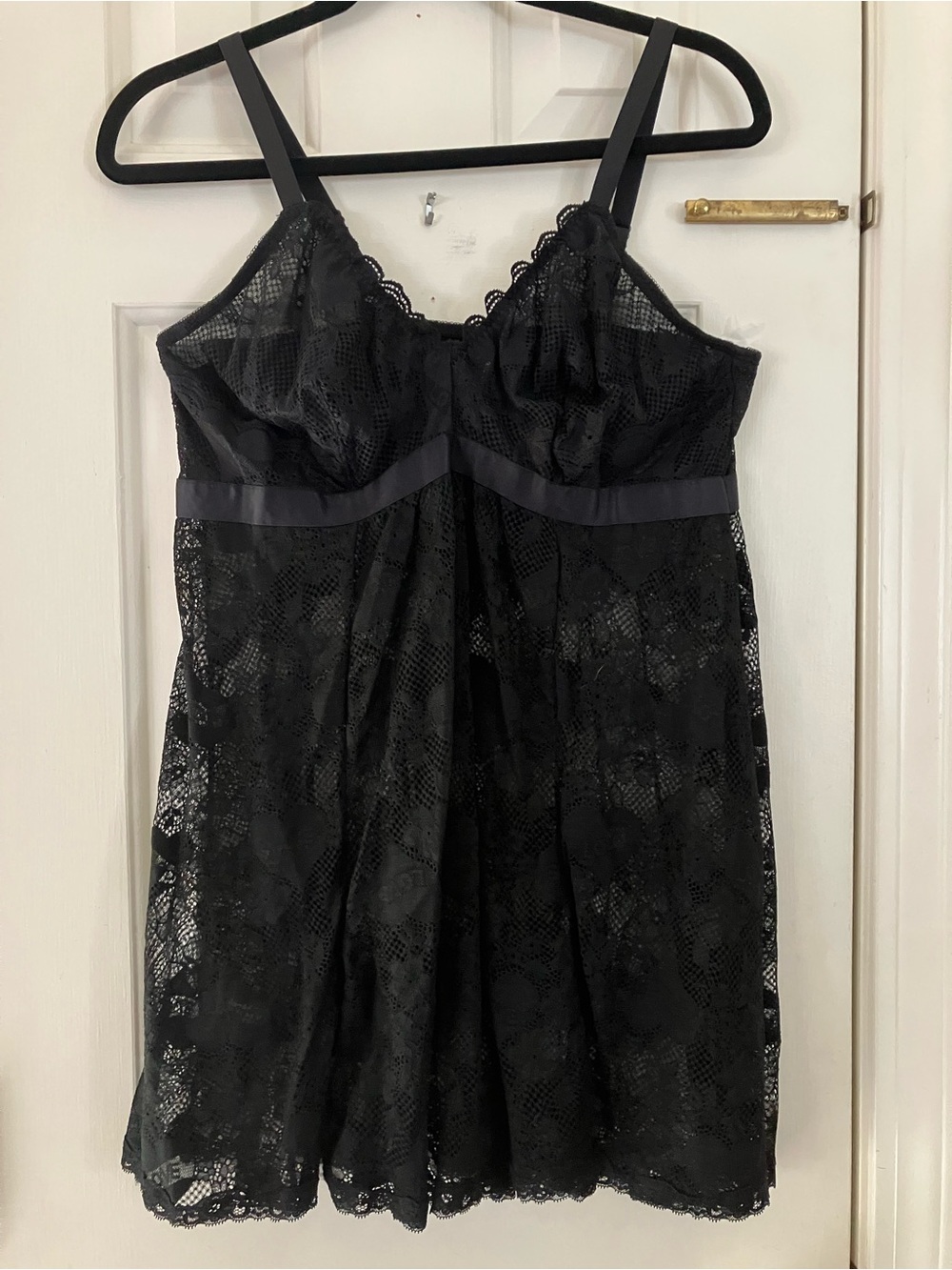 Torrid Size 1 (14-16) Black Lace Babydoll Chemise with Satin Waistband